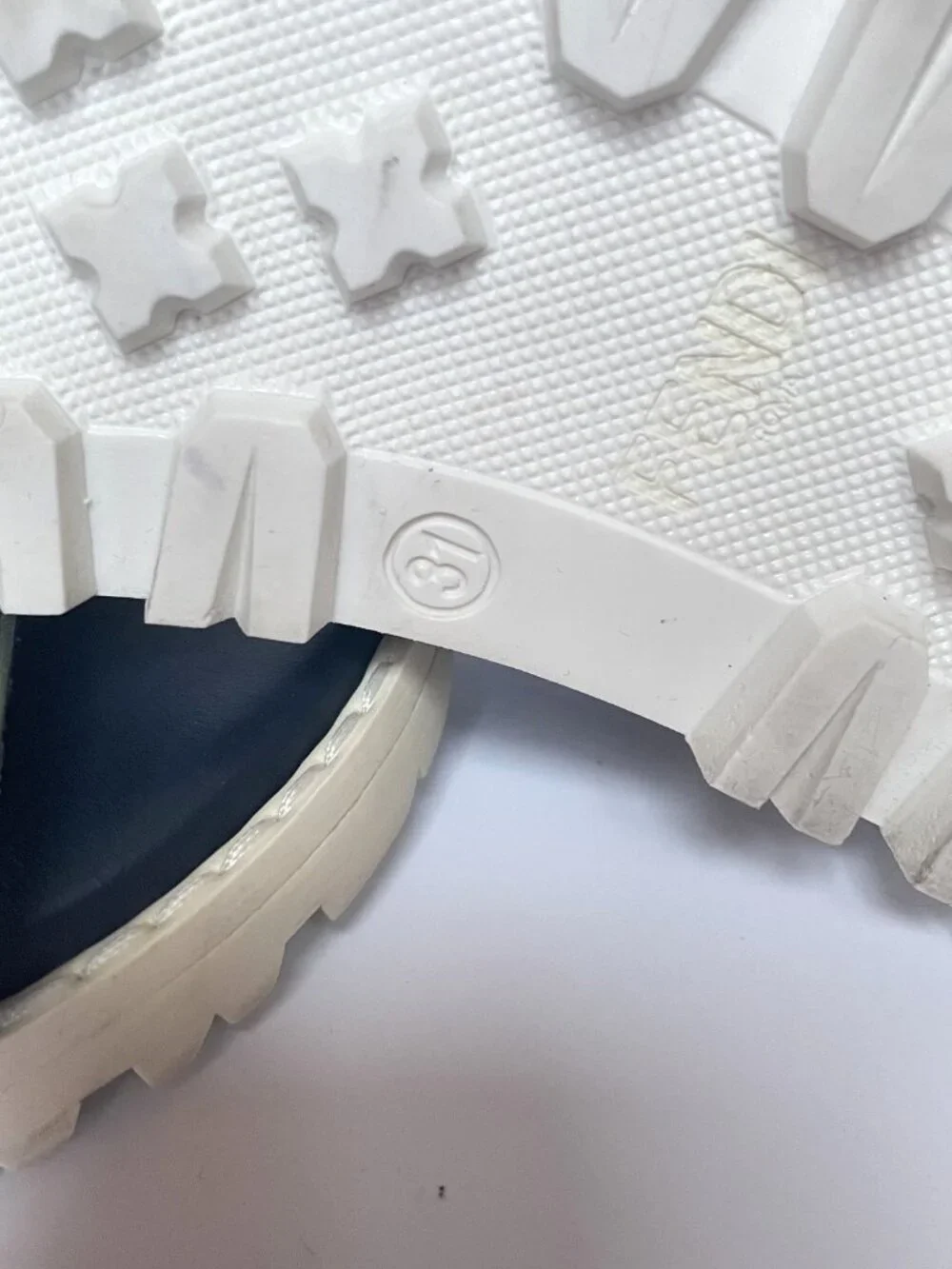 Fendi boy leather sandals 31